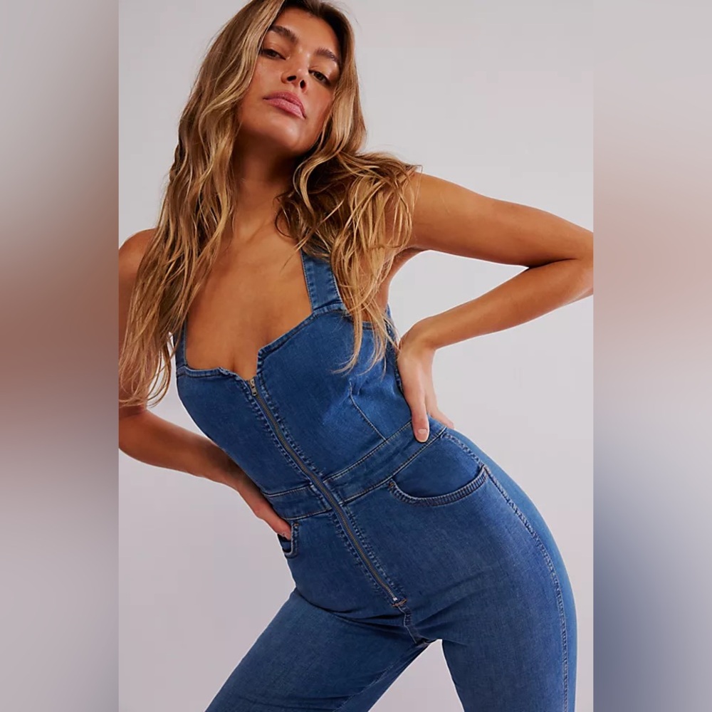 Free People CRVY 2nd AVE Bootcut Fit Denim Jumpsuit in Size 4 - Picture 3 of 7